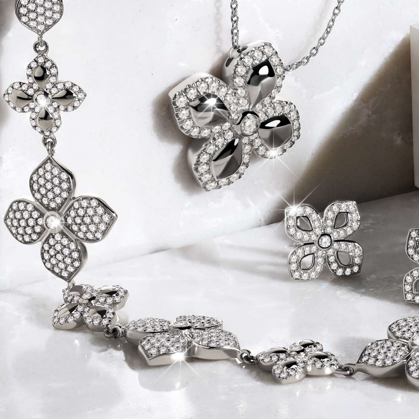 La Fleur Diamond Contour Necklace