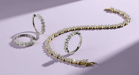 Shop these romantic Valentine’s Day sales on flowers, jewelry, lingerie and more
