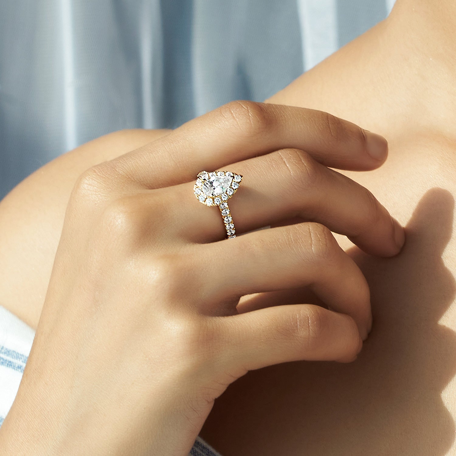 Signature Dewdrop Halo Ring