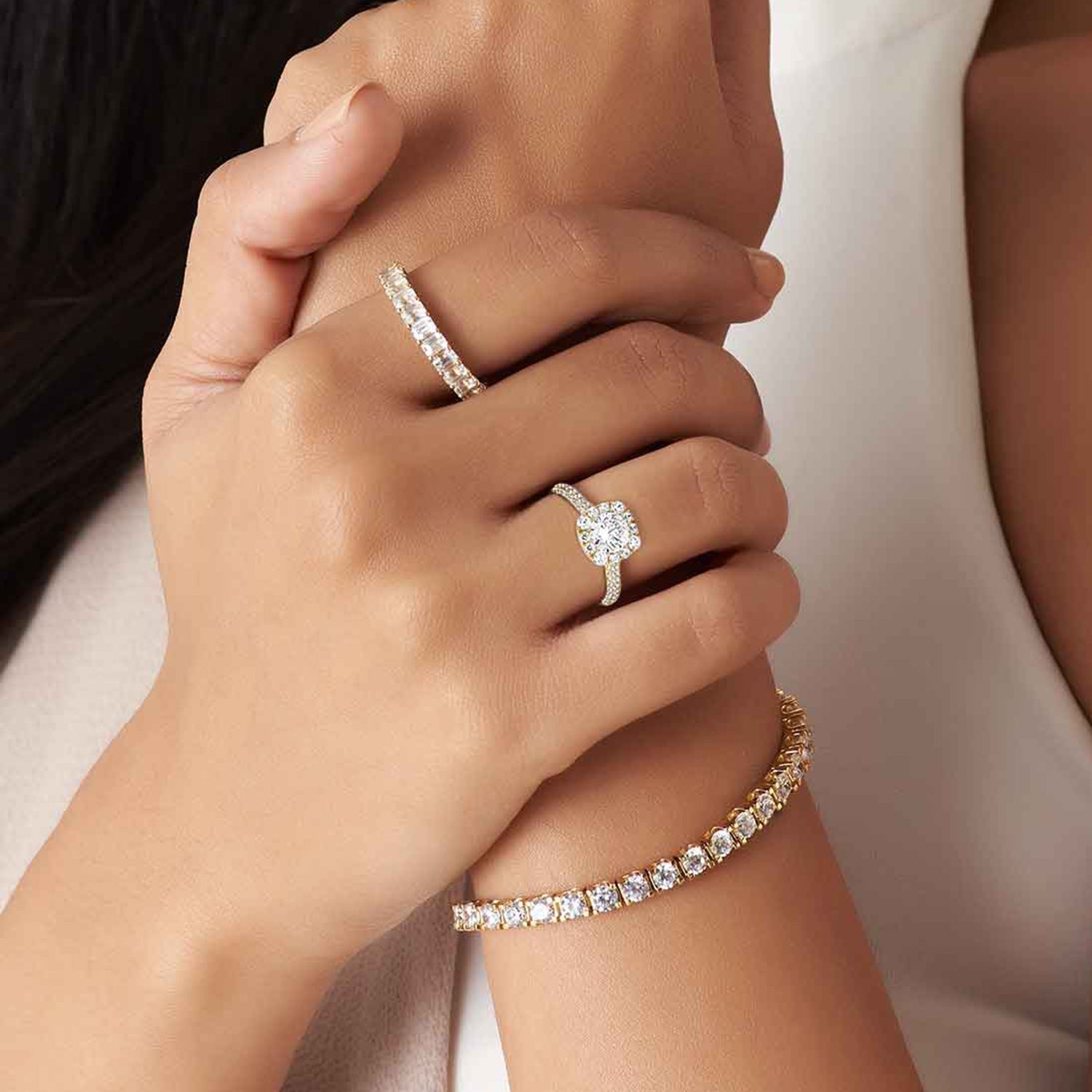 Essential 4-Pronged Round Ring_Product Angle_PCP Main Image