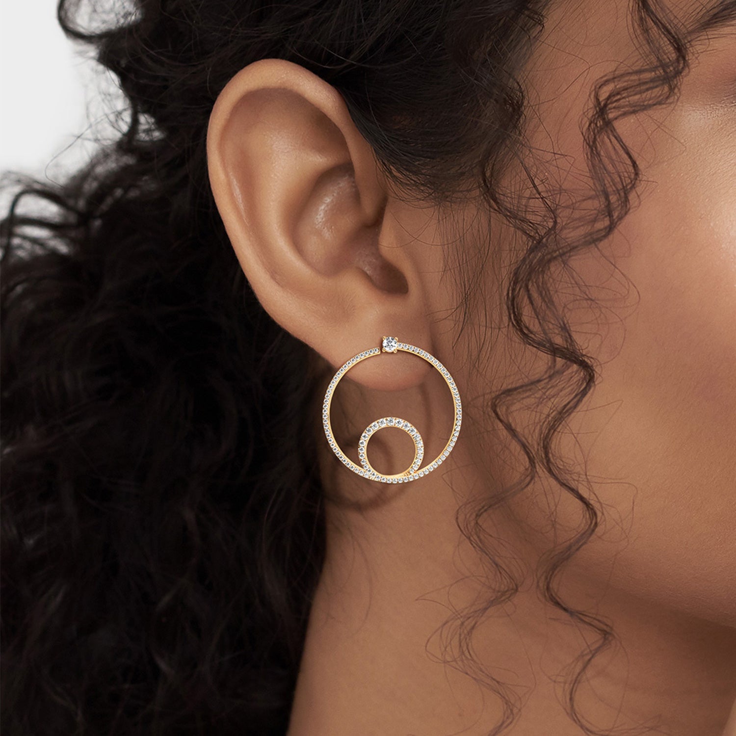 Shimmering Loop Bardot Hoops – Verlas