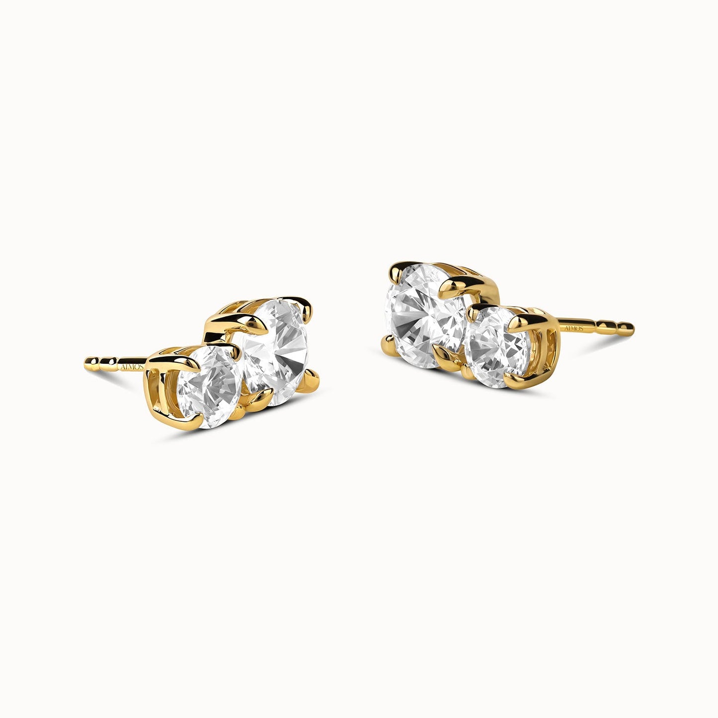 Asymmetrical Round Diamond Toi et Moi Studs