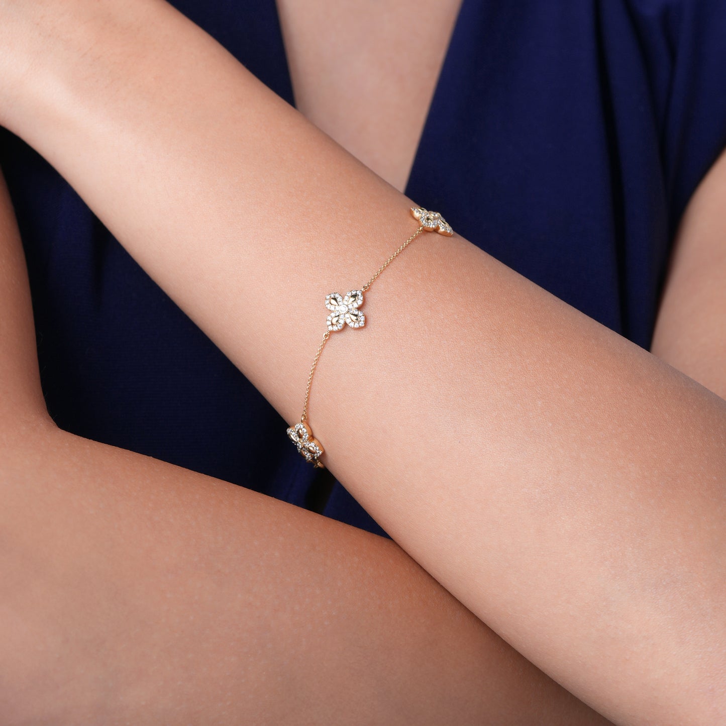 La Fleur Diamond Contour Stationed Bracelet