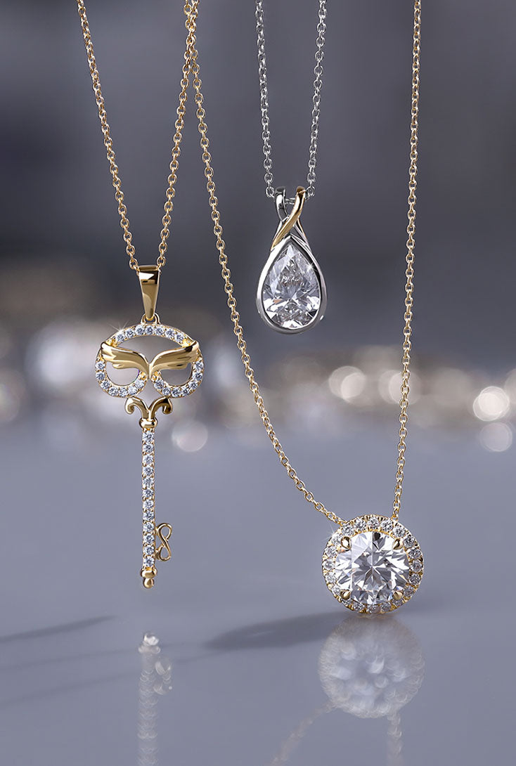 Thanksgiving_BFCM_Gifts_Experience the perfect blend of style and versatility with our exquisite necklaces crafted from recycled gold and the most brilliant lab-grown and natural diamonds._Verlas
